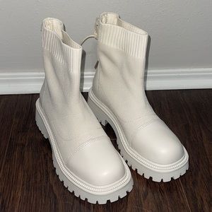 Super cute Size 40 booties never worn
